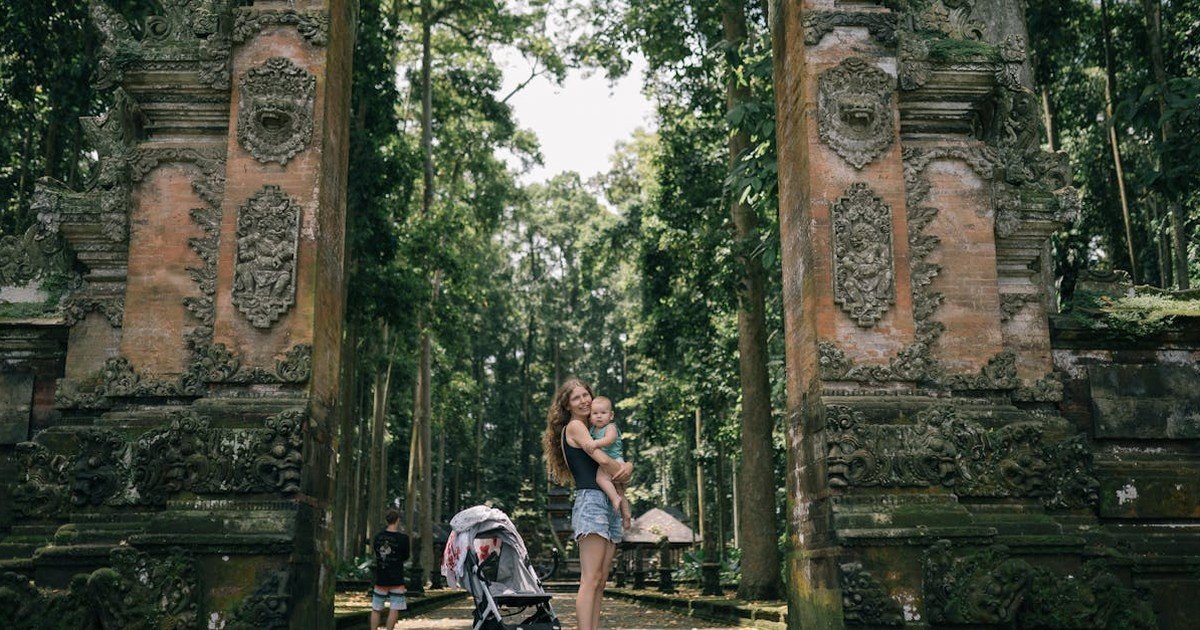 Featured image for babyzen yoyo2 vs uppababy minu v2