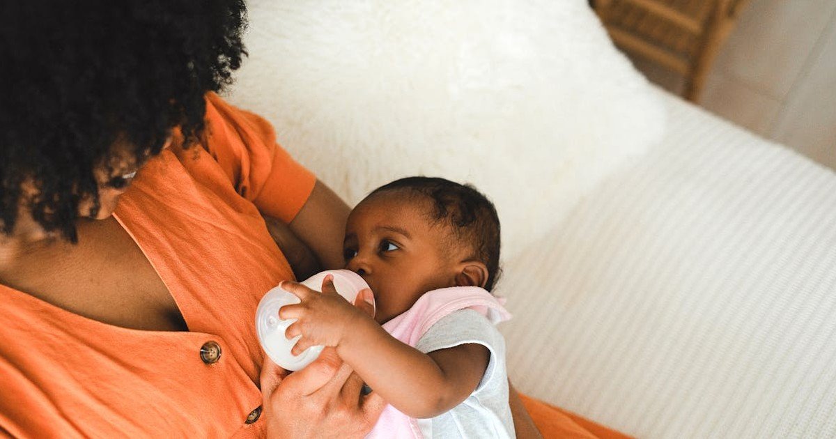 Baby bottles and feeding photo for Comotomo vs Dr. Brown’s Bottles: Which Anti-Colic System Works?