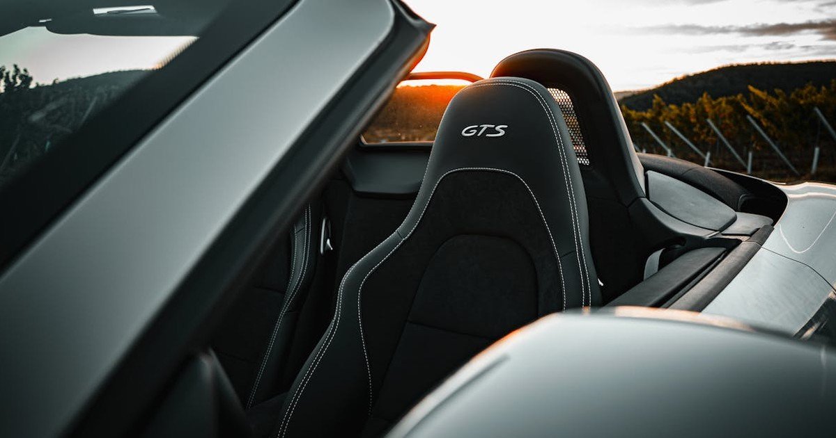 Baby car seat safety photo for Graco 4Ever DLX Grad vs Chicco NextFit Max