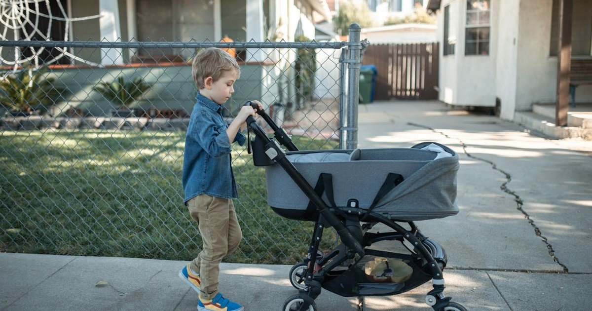 Baby stroller lifestyle photo for Mockingbird vs UPPAbaby Vista