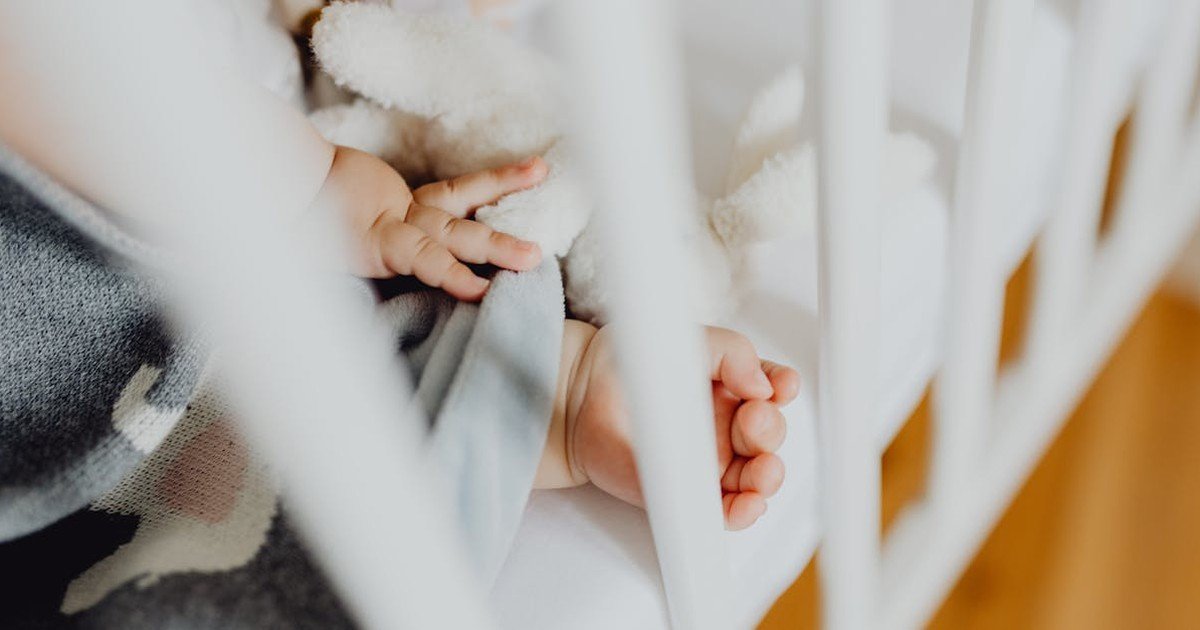 Featured image for newton vs naturepedic crib mattress