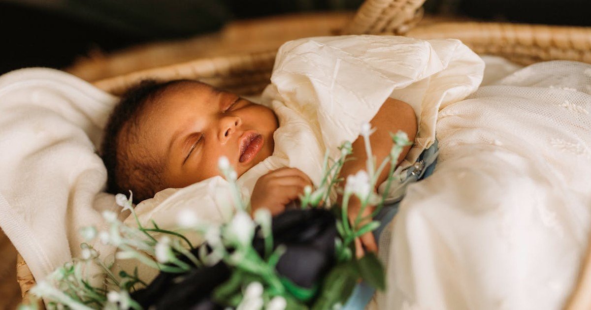 Baby bassinet and nursery photo for SNOO Smart Sleeper: What Parents Actually Think (2026)